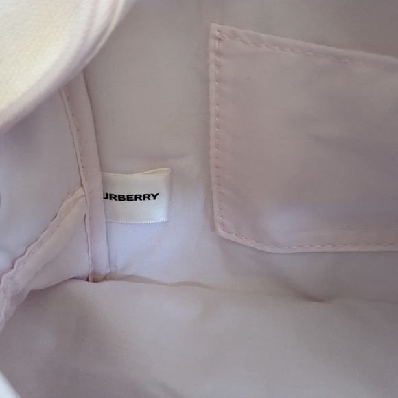 Burberry - Picture 10 of 12